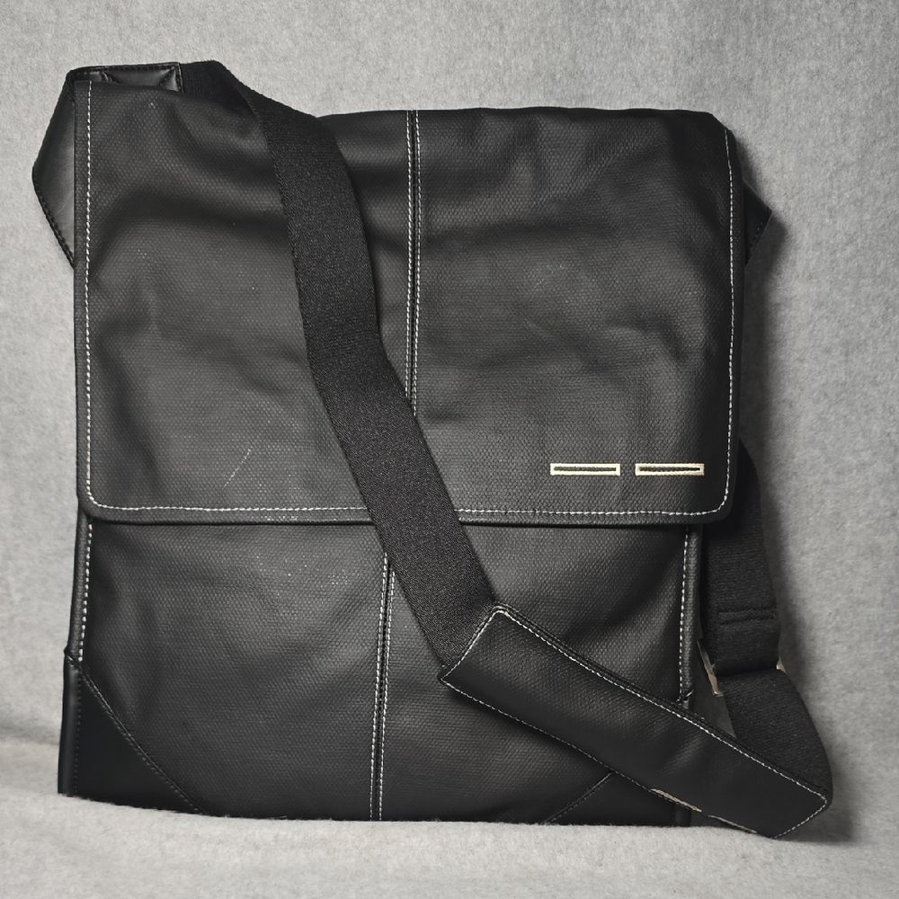 Malcolm Fontier The Entertainer Black Messenger Bag